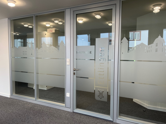Beklebung Büroräume in Karlsruhe mit Glasdekorfolie